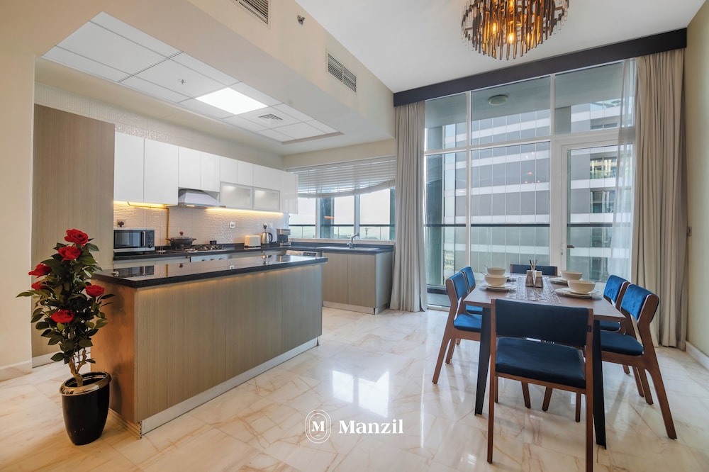 Manzil - Luxury 2BR w Pool and Burj View