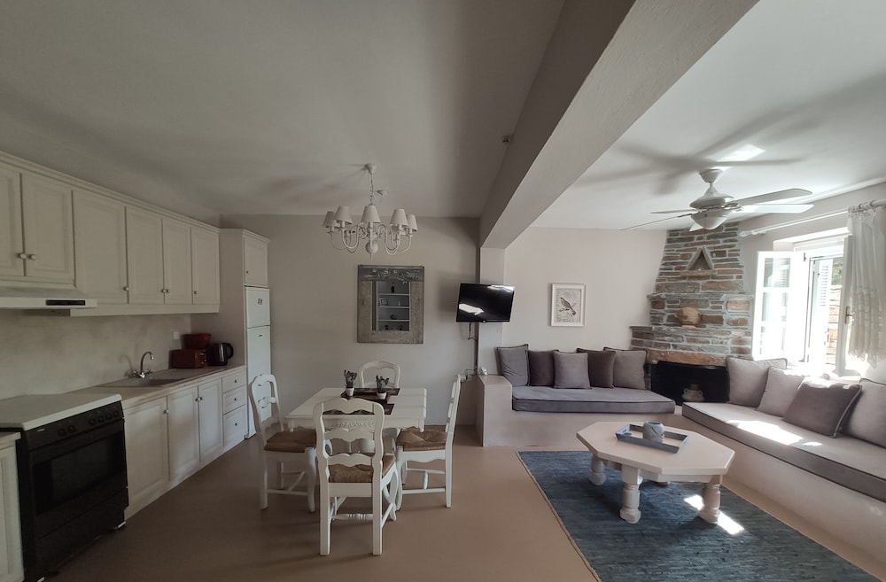 Porto Koundouros Beach and Villas
