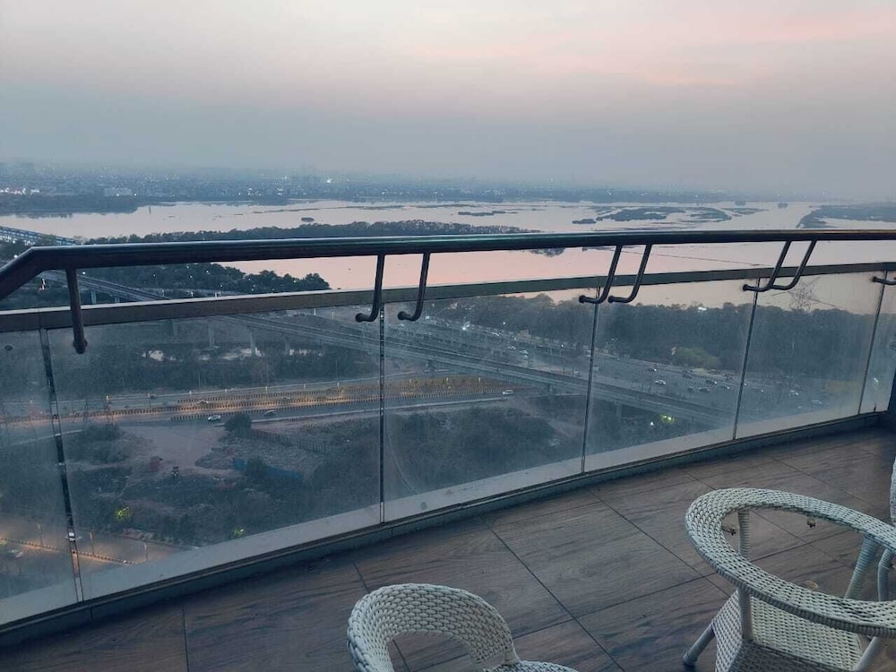 Luxury Stay Supernova