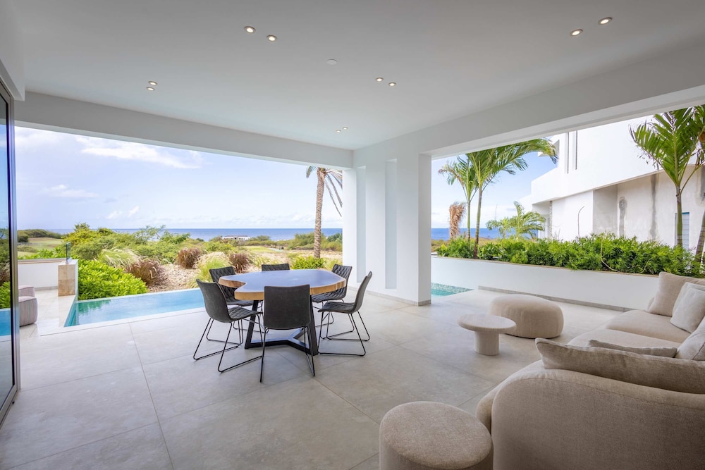 NEW The Cape at Blue Bay Golf Beach Resort