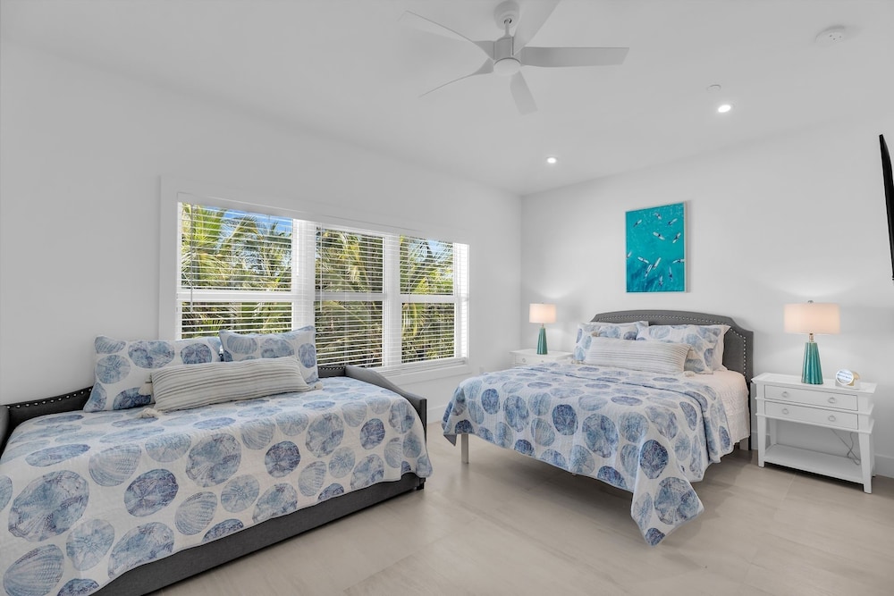 Islamorada Home, Ocean Views, Playroom, Near Tiki Bar, Pool, And Boat Dockage, Ultimate Keys Getaway 3 Bedroom Home by RedAwning view 4