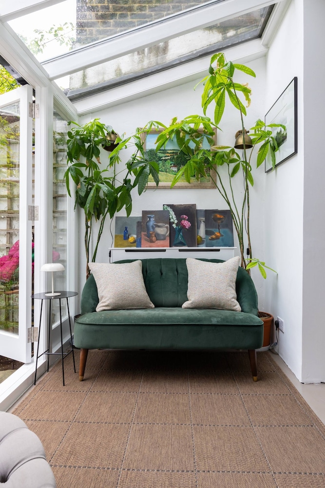 Alderney Street V by Onefinestay
