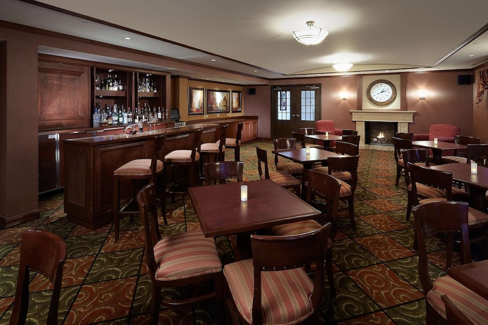 Hampton Inn  Suites by Hilton Montreal-Dorval - Property Image 9