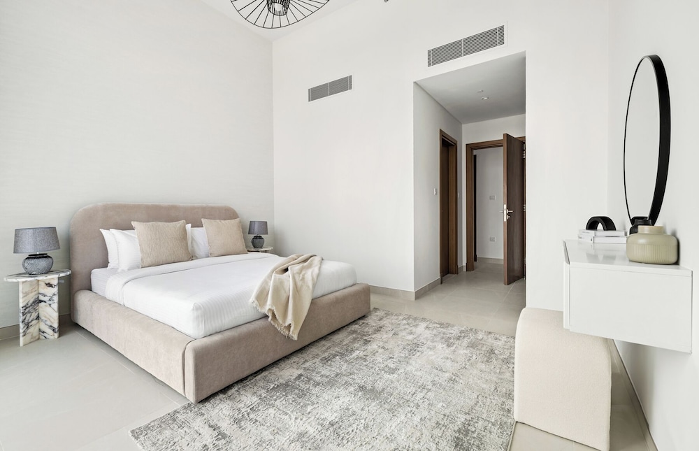 2BR plus M Pet-Friendly Prime Amenities