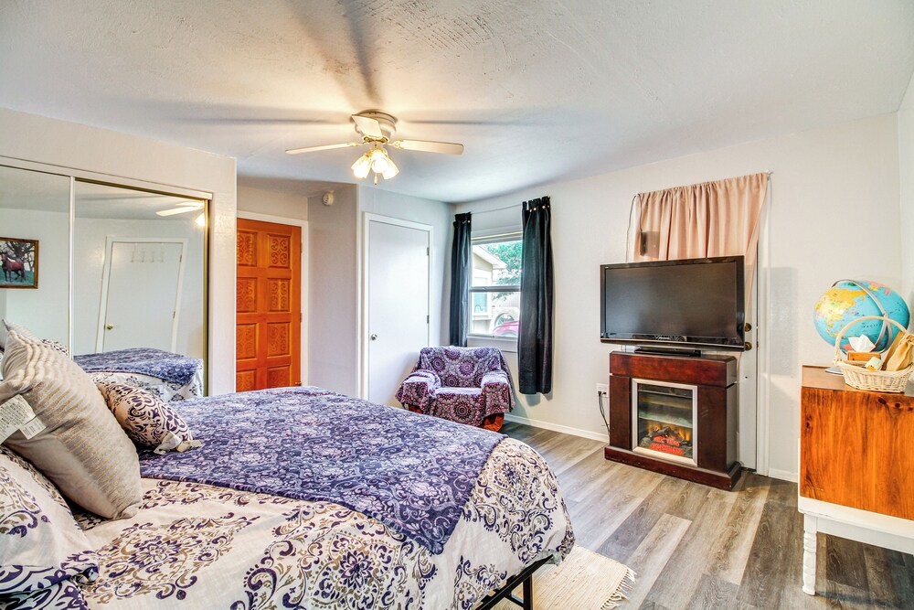 4 Mi to Rio Grande: Bosque Farms Home w/ Patio!