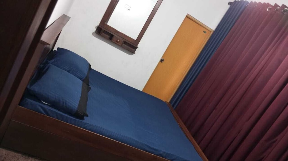 Green Holiday Inn