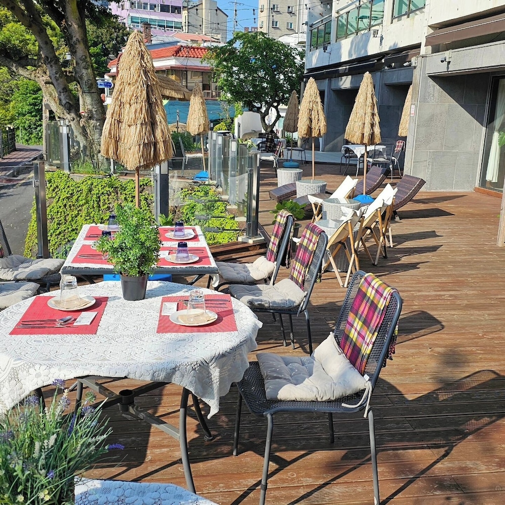 Cheonjiyeon Crystal Hotel 53
