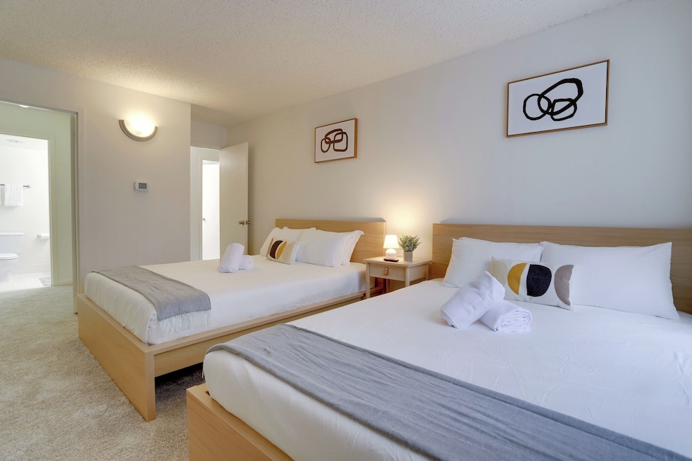Modern 2BR Apt in Crystal City near D.C.