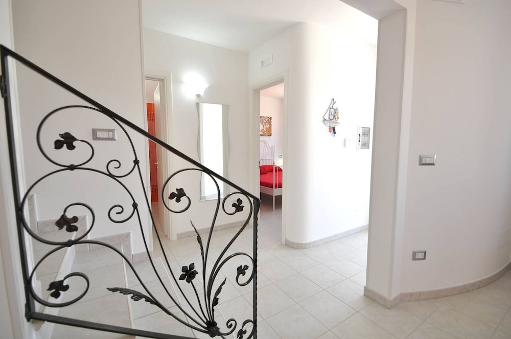 Villa Sacher Sleeps 12 Just 100 Metres From the sea