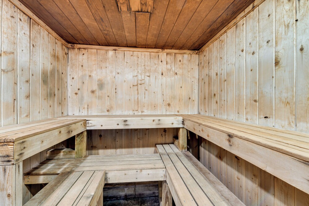 4 Mi to Stowe Mountain Resort: Studio w/ Balcony