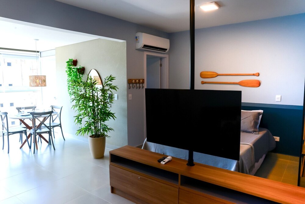 Apto c rea Gourmet a 300m da Praia das Toninhas