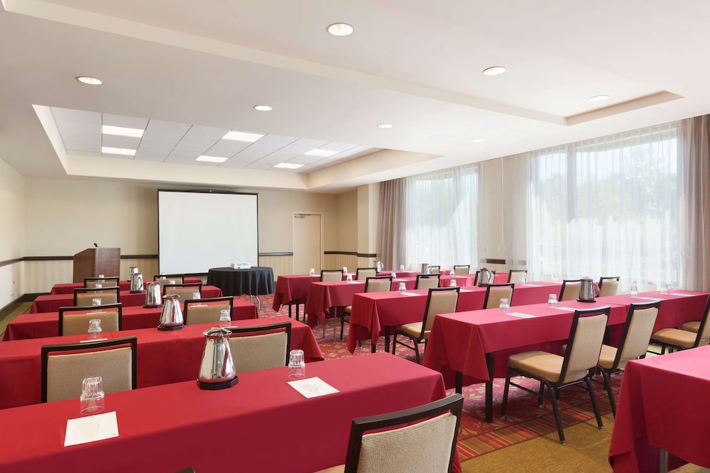 Boston Vacations - Embassy Suites by Hilton Boston Waltham - Property Image 26