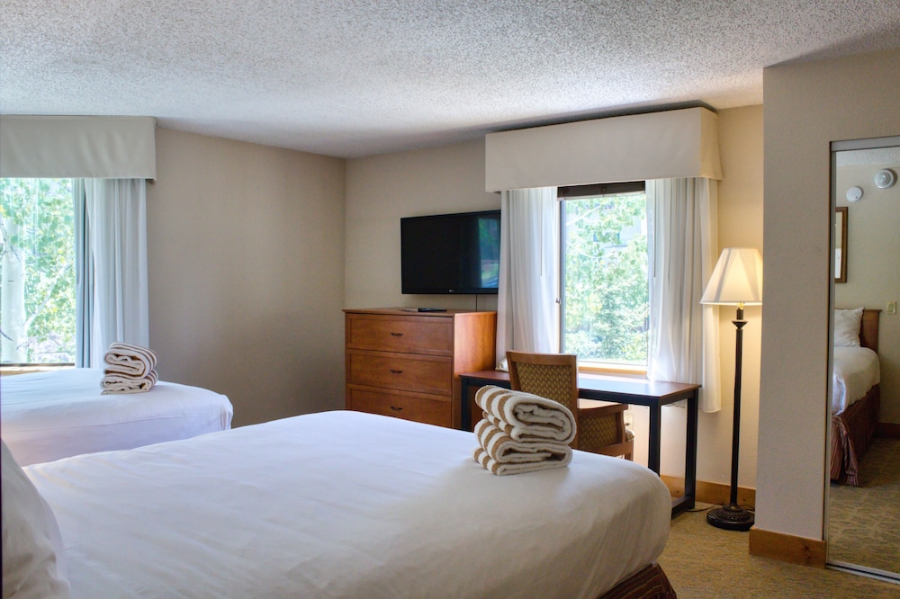 The Grand Lodge by Traverse Hospitality (No Resort Fees)