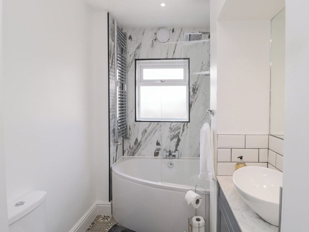 18 Acklington Road