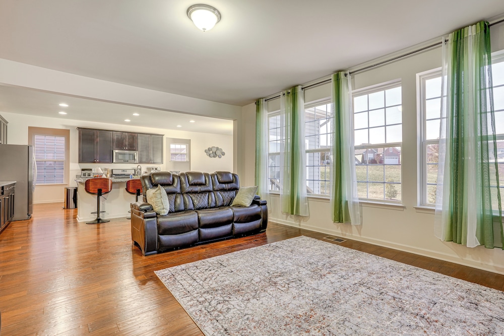 Centrally Located Home in Fredericksburg!