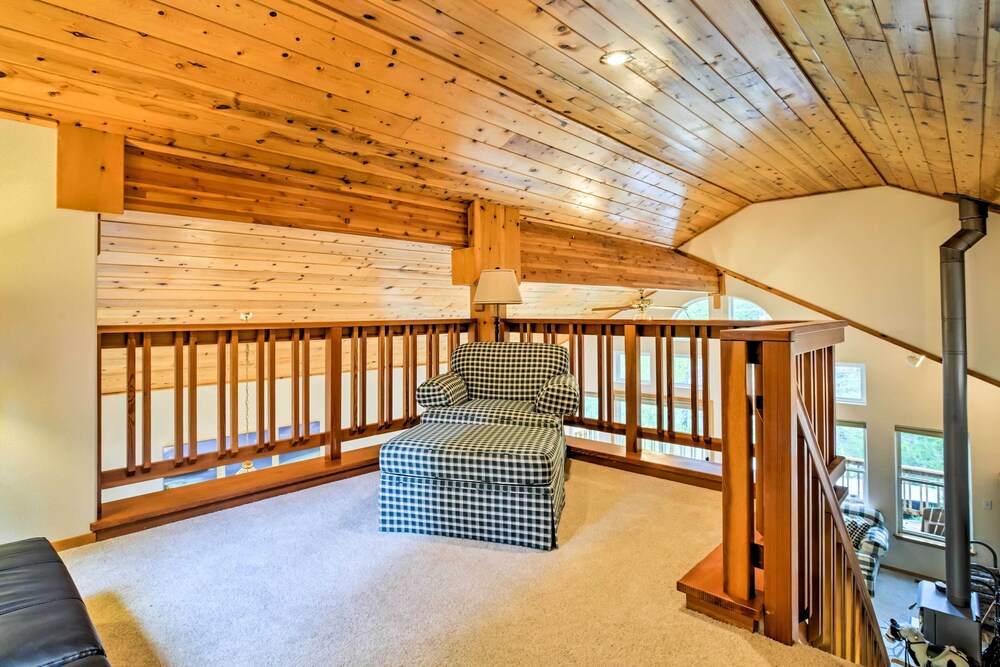 Lake Tahoe Vacations - Tahoe Donner Cabin: Deck, Trail Access, EV Charger - Property Image 18