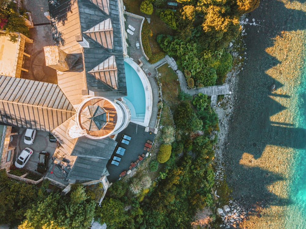 Rent Up -Casa junto al lago Nahuel Huapi