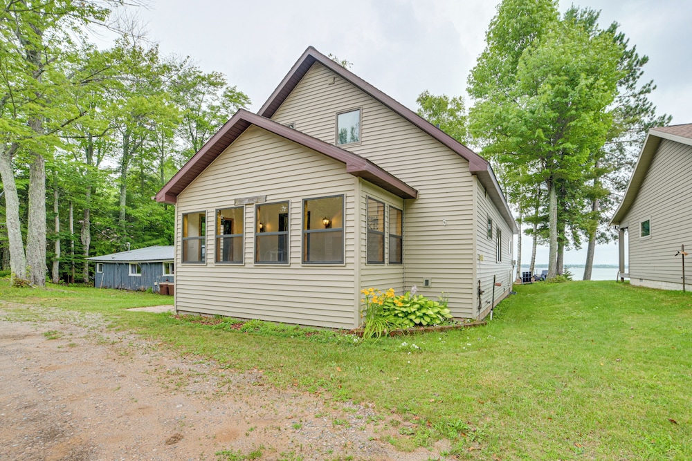 < 2 Mi to Brimley State Park: Lake Superior Home