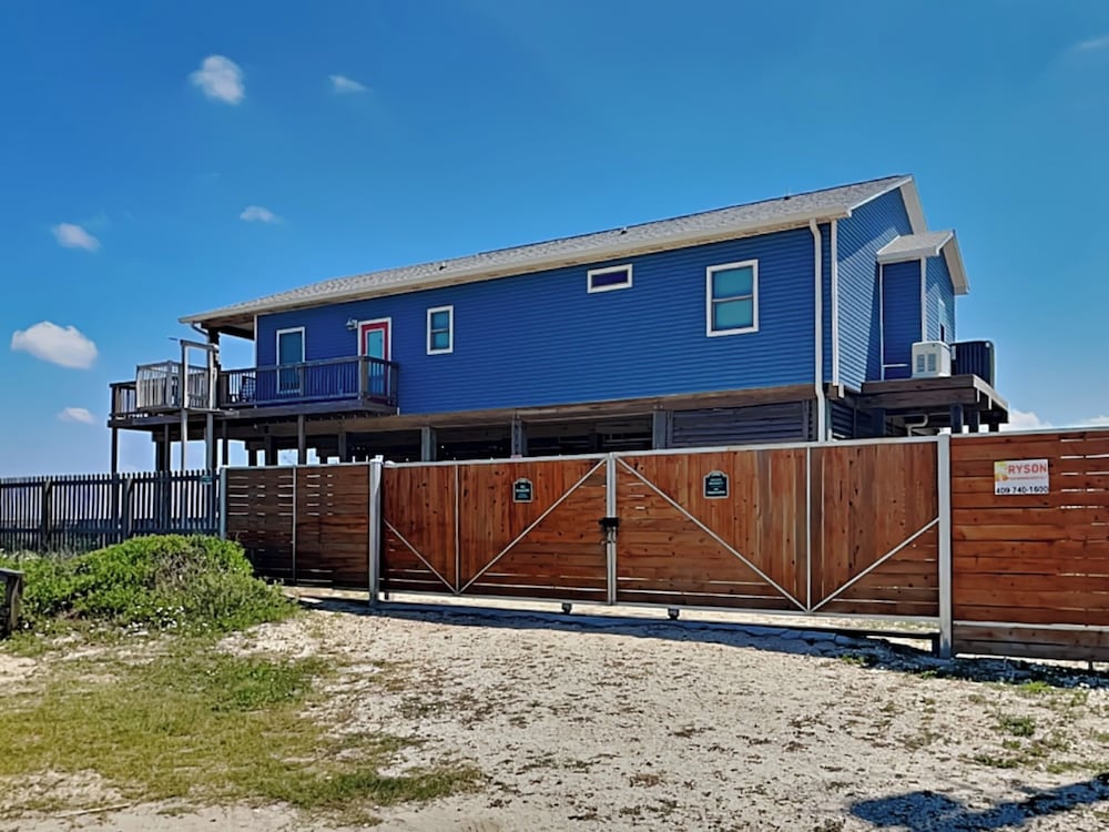 Shark's Tooth Beachfront