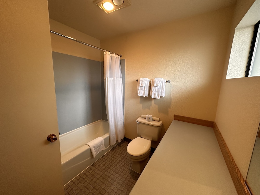 Astoria Crest Motel