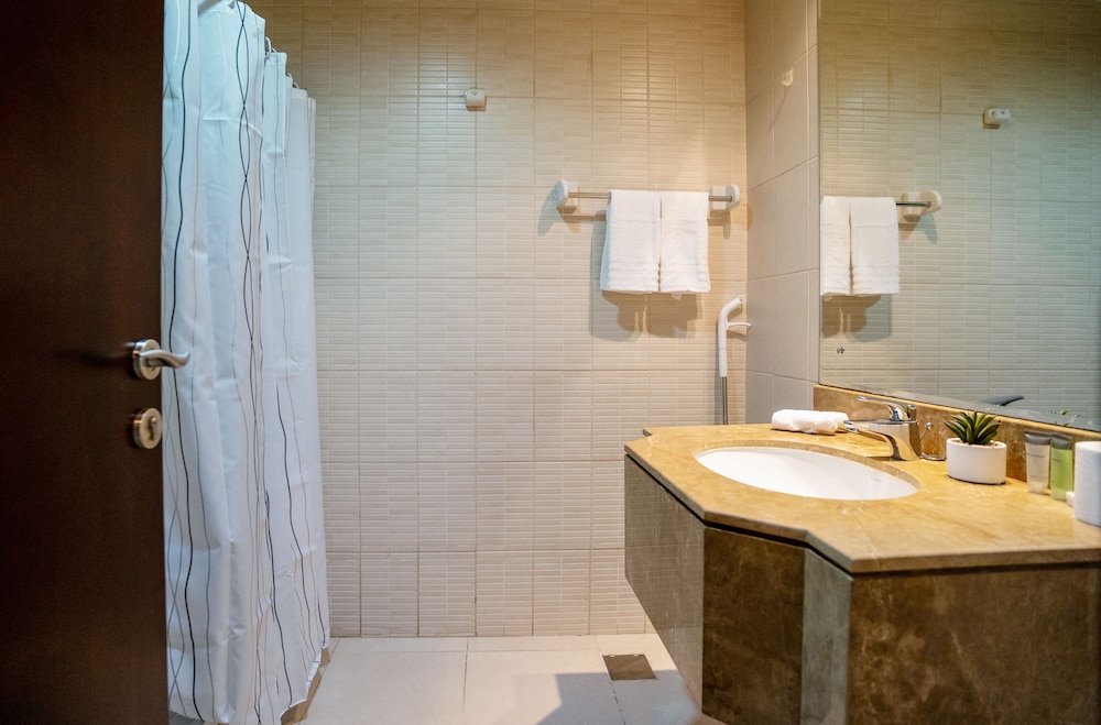 Tanin - Luxurious and Contemporary Studio in JLT Cluster R