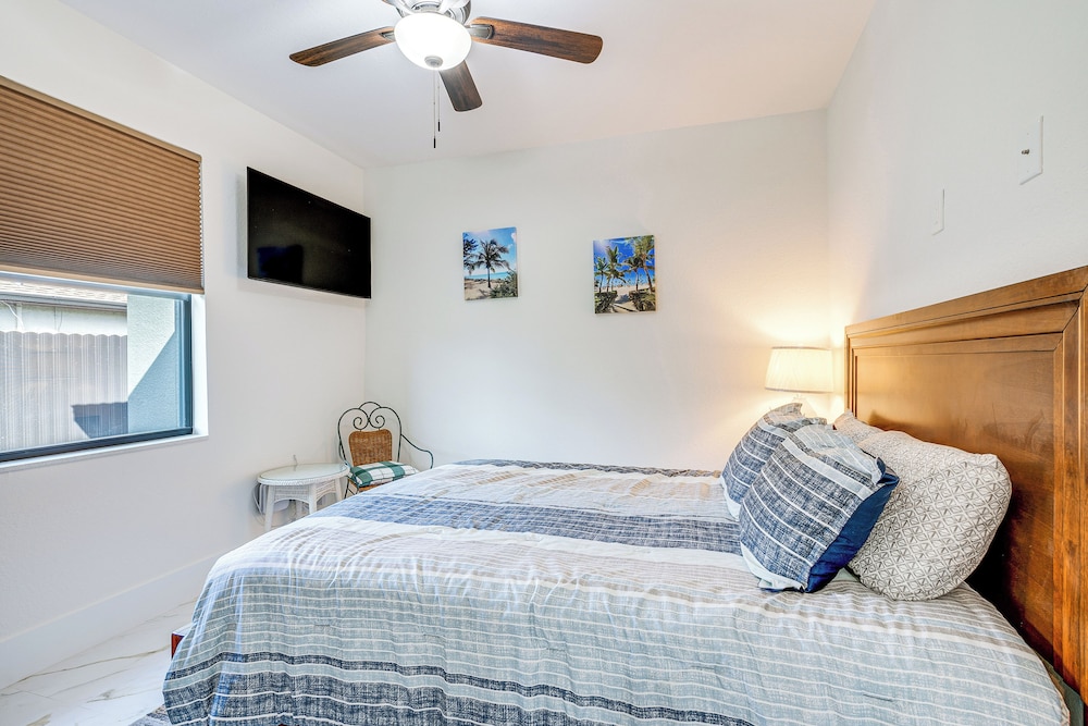 7 Mi to Dtwn Cape Coral: Home w/ Pool & Spa!