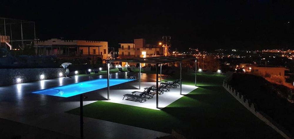 Nina Apartments