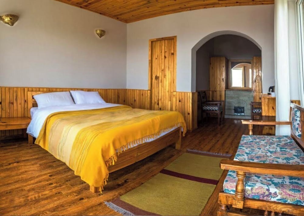 Kasar Rainbow Yoga Retreat