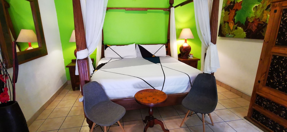 Hotel Rosa Morada