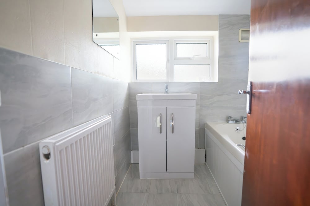 3-bed House - Sleeps 7, Parking & Views
