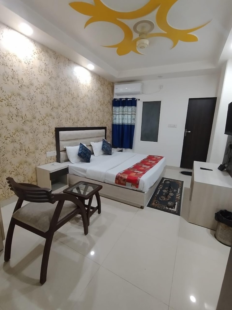 HOTEL AERO HOMESTAY