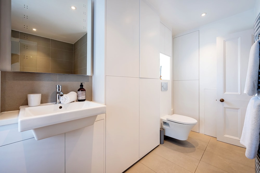 Highlife and Islington - by Out of Office Lifestyle