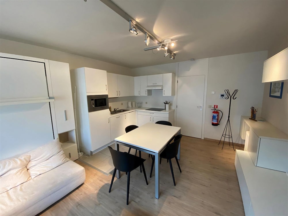 Charming Apartment Near Beach