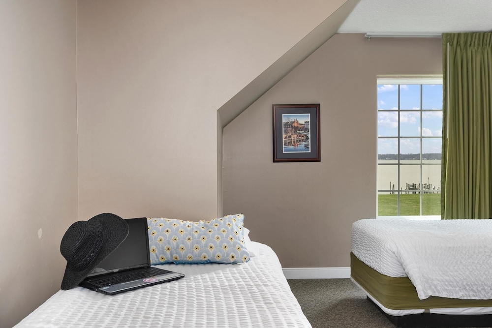 Top Floor Family Deluxe Bay View view 3