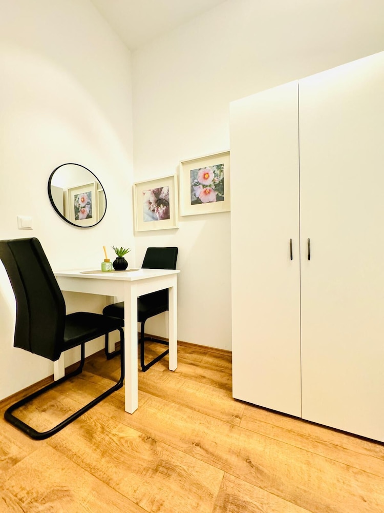 5BR Apt For 10 Walk to Kaufpark Alterlaa
