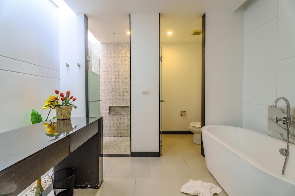 Wings Elegant 2BR Villa , Bang Tao Beach