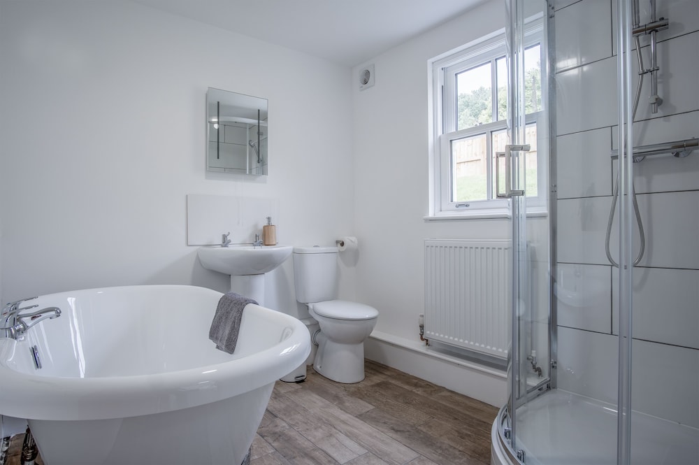 Brook Cottage Green - 2 Bedroom - Dale view 3