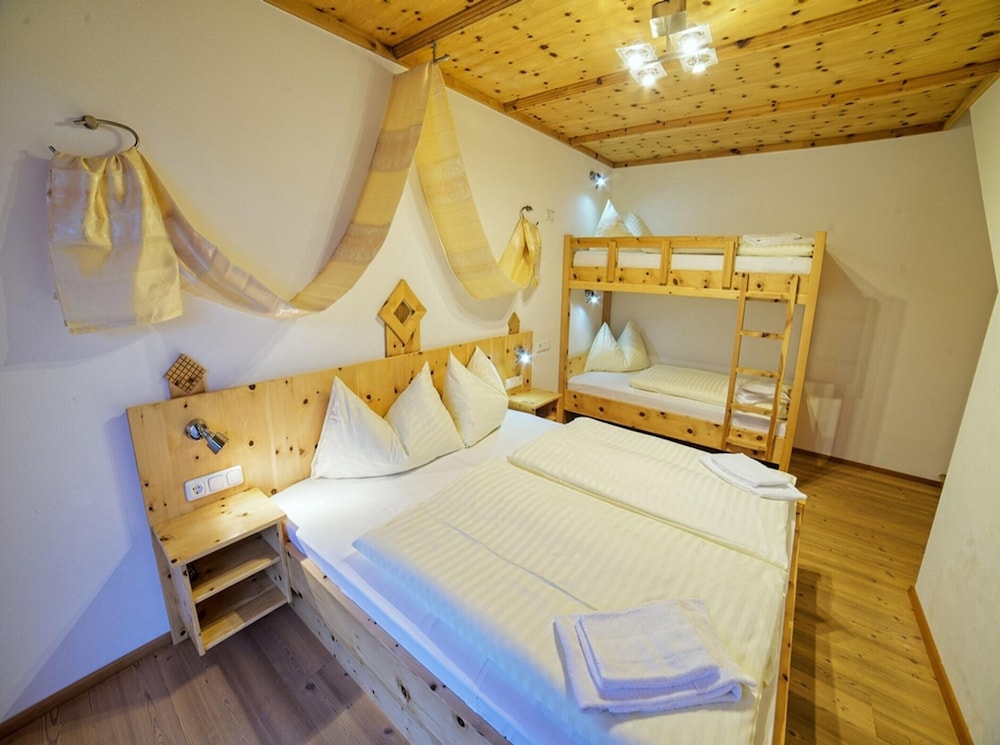 Holiday Home in Konigsleiten With Swimming Pool