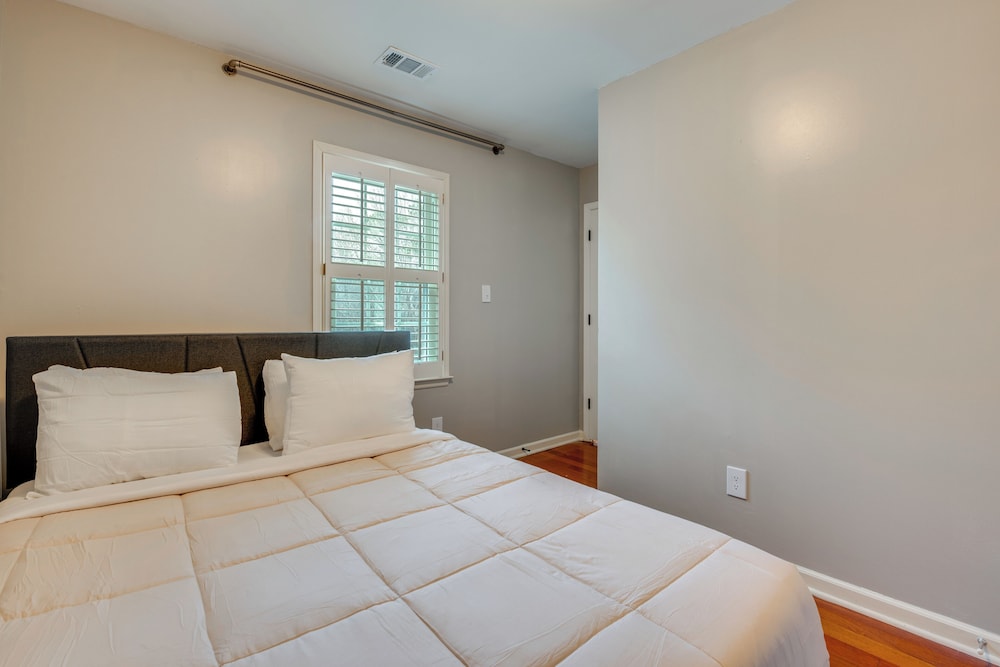 Spacious Home w/ Deck in Marietta!
