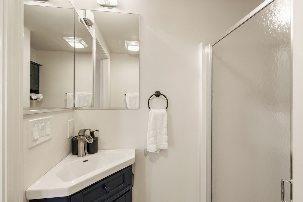 Hygge House Suites