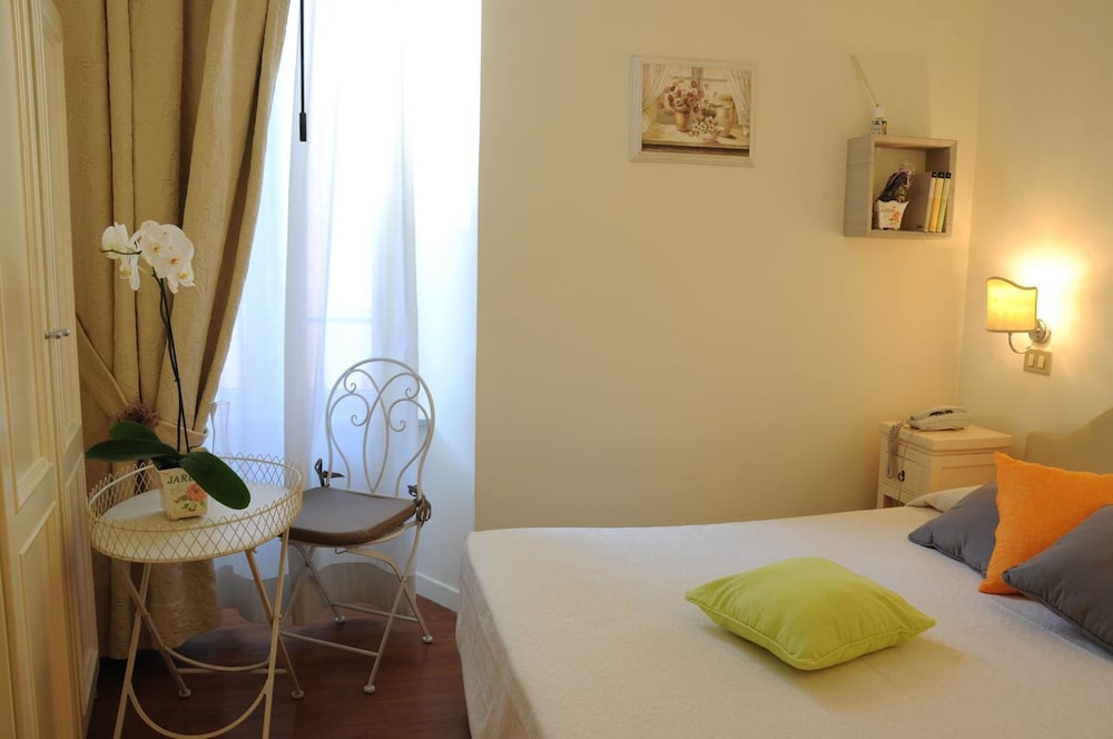 95 Rooms in Rome