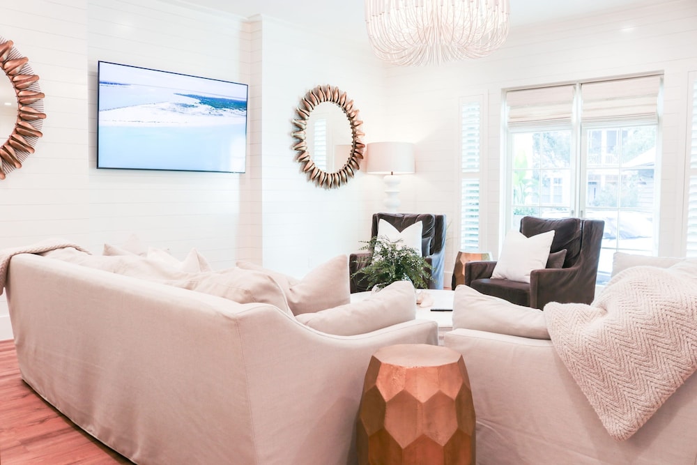 Oceans of Time by Avantstay TV Game Room 2 Pools Walk to Beach New Build