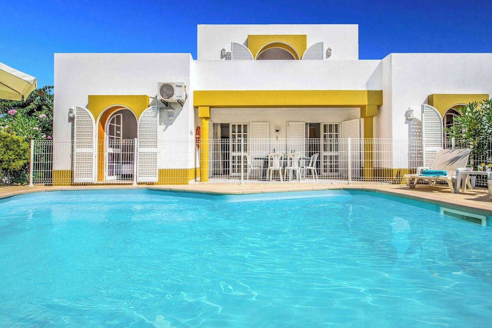 Villa Arines