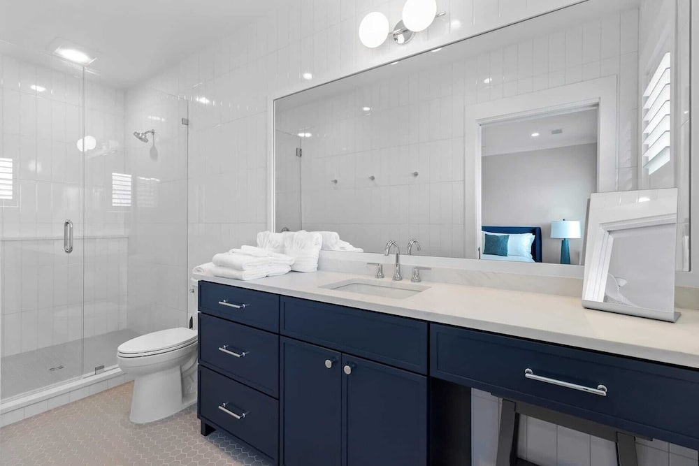 712 Ocean Blvd by Avantstay New Construction w/ Pool, Game Zone, Private Beach Access, and Oceanfront Views