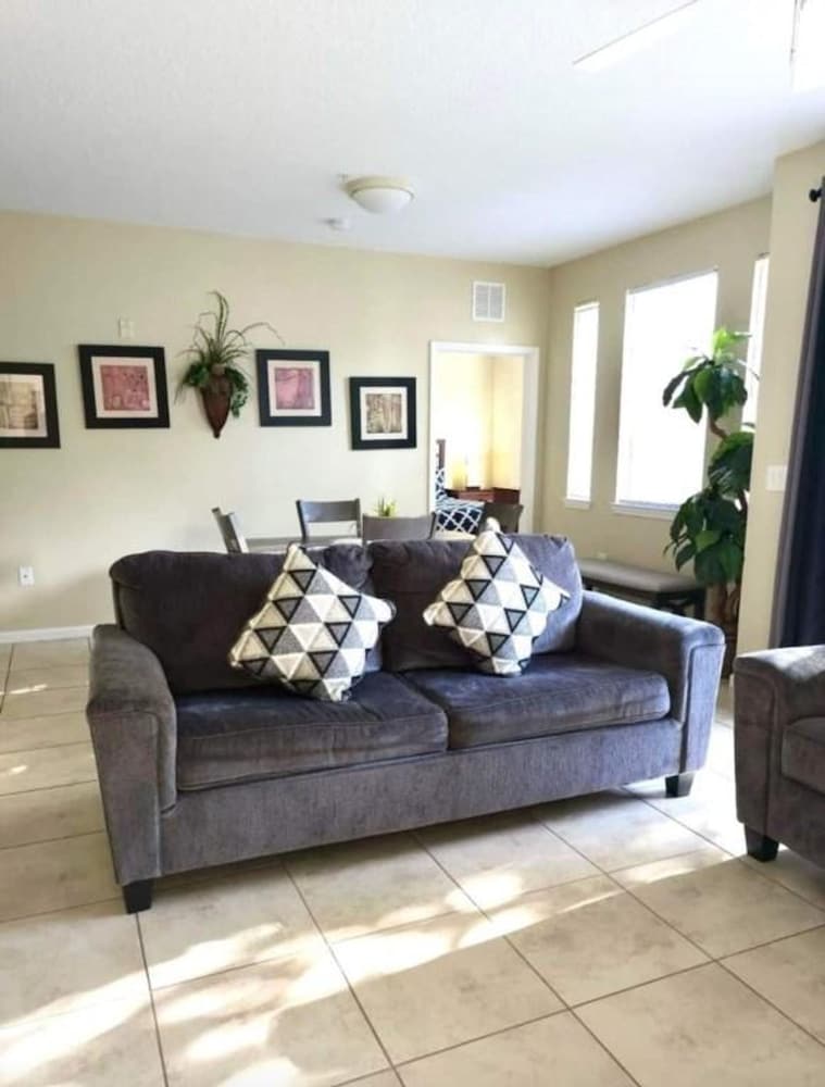 Cane Island Resort 2BR Condo Close to Attractions
