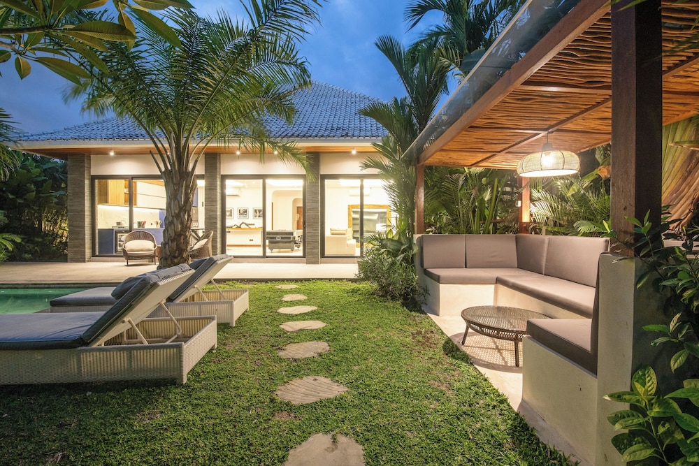 Chic 3BR Villa Modern Comfort in Central Seminya