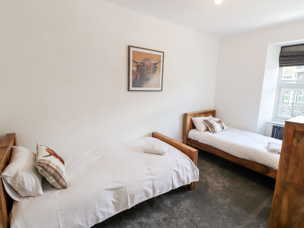 8 Waterhead Terrace