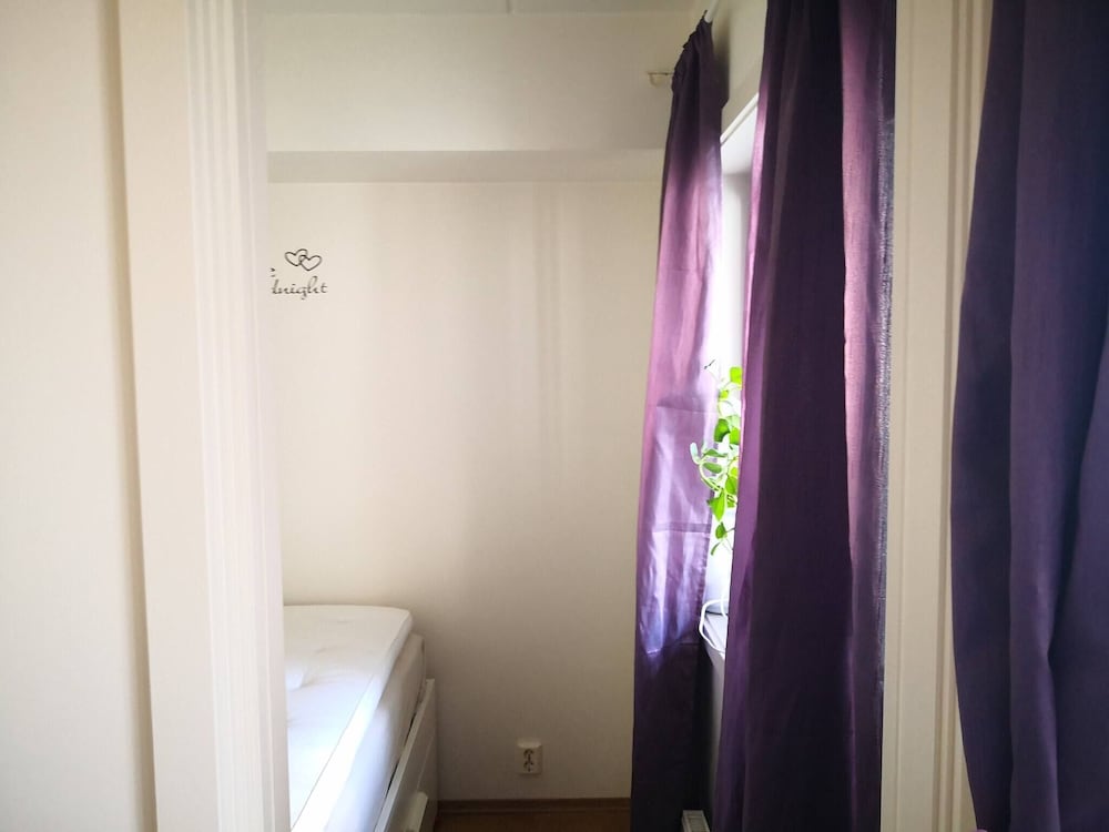 "moderne Fully Furnished and Equipped City Apartment W/balcony/garden/parking" view 4