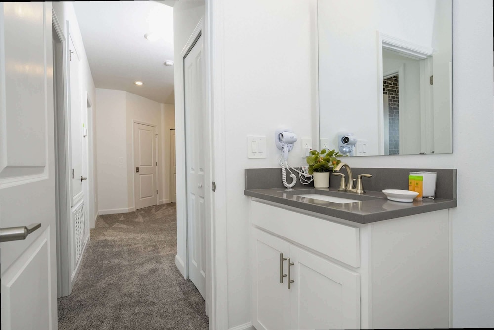 Themed 5Bd Family Villa w Pool Spa Near Disney