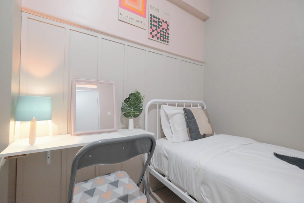 Soft Toned And Comfy 2Br Near Mall At Bassura City Apartment